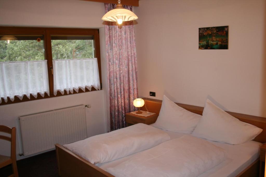 Gasthof Majestic Bresanona Habitación foto